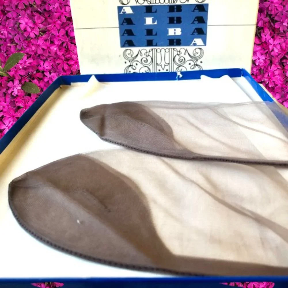 Alba Nylon Stockings Dark SEAM Sheer Leg Garter Hosiery New in Open Box 9 1/2/32